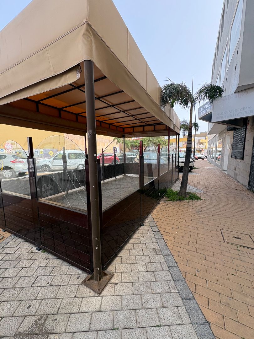 Vista exterior de Local en venta en Ingenio con Terraza y Amueblado