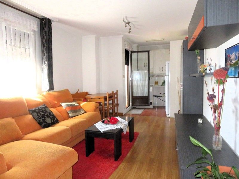 Sala d'estar de Apartament en venda en San Andrés del Rabanedo amb Calefacció, Jardí privat i Terrassa