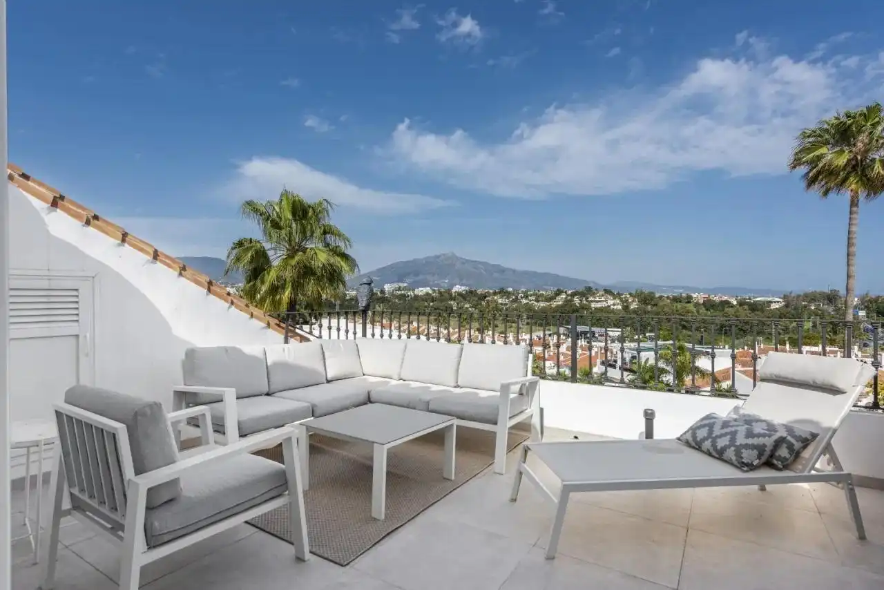 Casa a schiera con terrazza in vendita a Estepona Pueblo, imagen 3