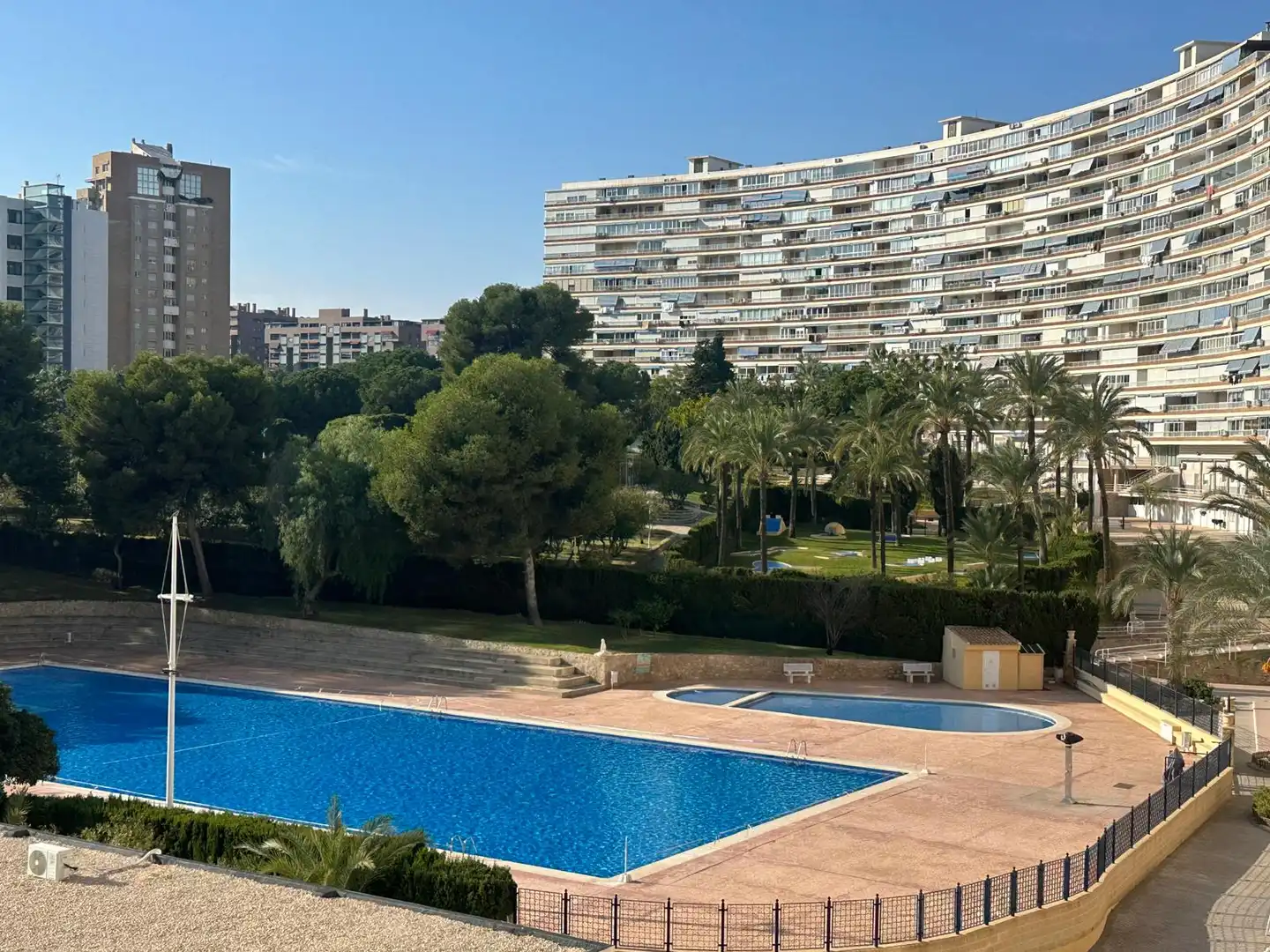 Piscina de Pis en venda en Alicante / Alacant amb Aire condicionat, Calefacció i Terrassa