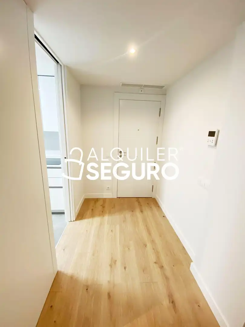 Bedroom of Flat for rent in Madrid  with Air Conditioner, Heating and Terrace