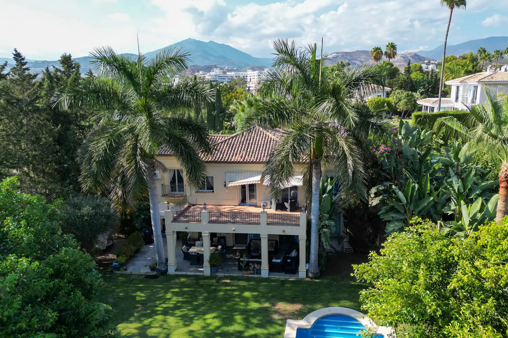 Garden of Houses for sale in Nueva Andalucía