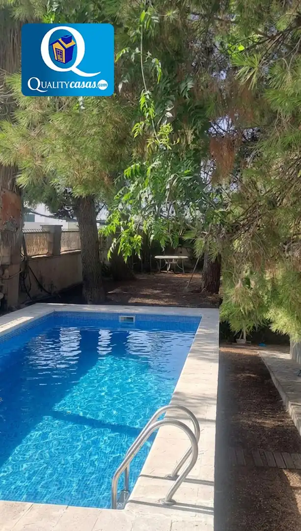 Piscina de Casa o xalet en venda en San Vicente del Raspeig / Sant Vicent del Raspeig amb Aire condicionat, Calefacció i Terrassa