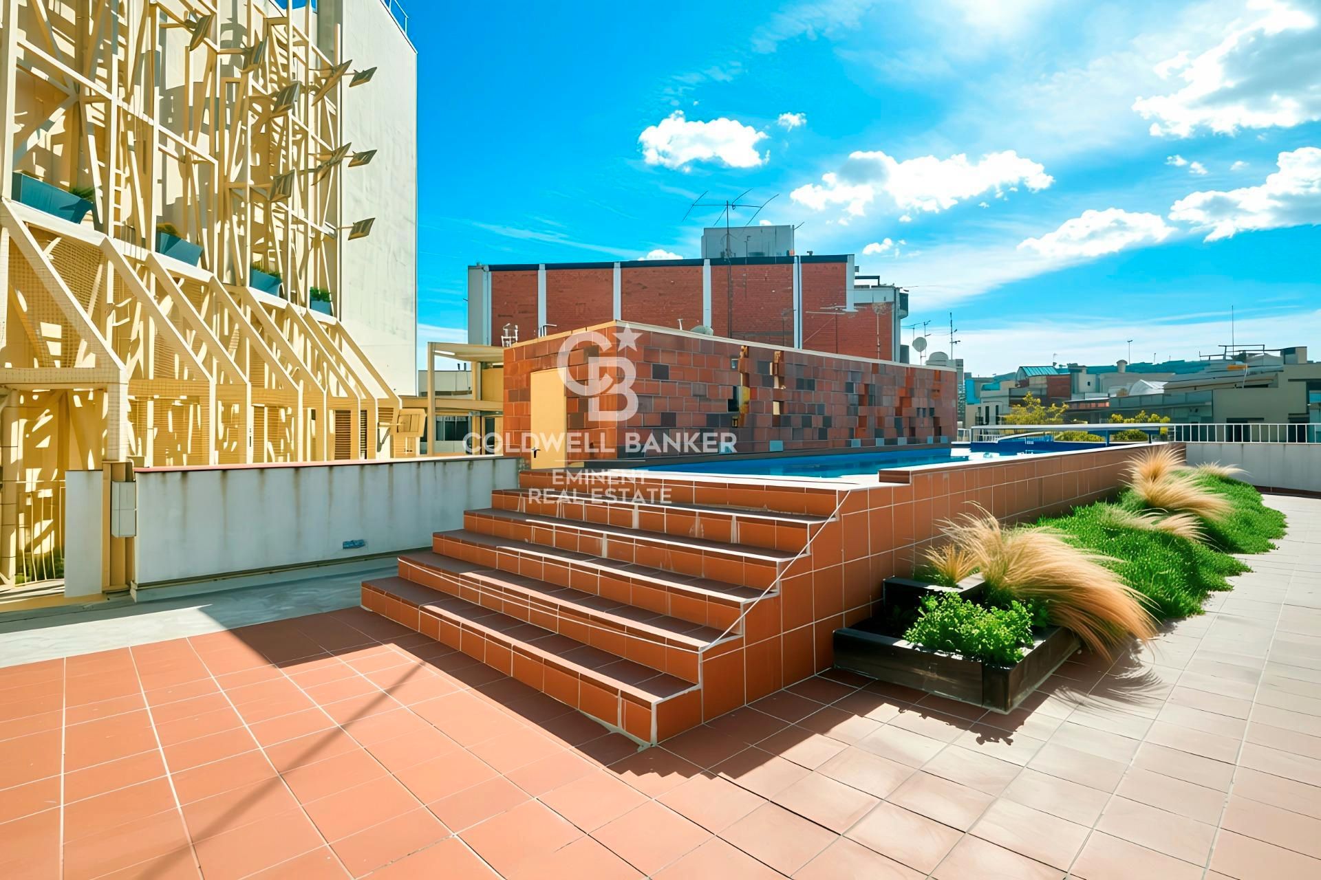 Exterior view of Flat for sale in  Barcelona Capital  with Air Conditioner, Heating and Balcony