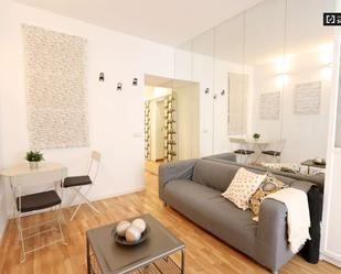 Sala d'estar de Apartament per a compartir en  Madrid Capital amb Aire condicionat i Terrassa