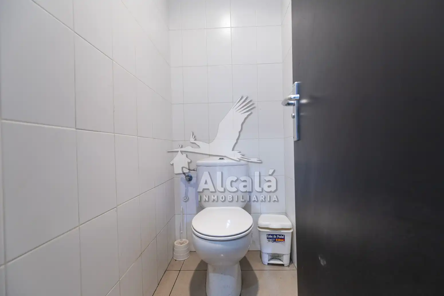 Badezimmer von Fabrikhallen zum Verkauf in Camarma de Esteruelas