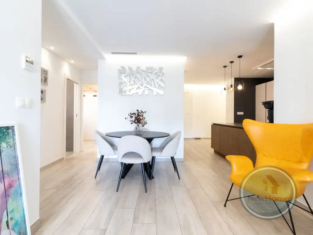 Wohnung zum Verkauf in Calle Gral Gutierrez Mellado, El Travaló - Martínez Valero