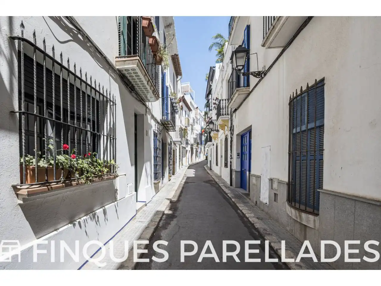 Außenansicht von Dachboden zum Verkauf in Sitges mit Klimaanlage, Heizung und Terrasse