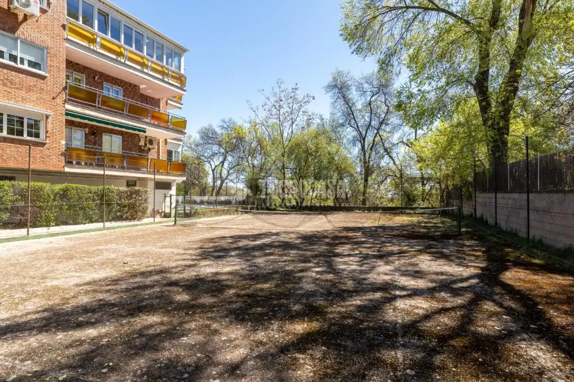 Pis en venda en Hoyo de Manzanares amb Calefacció, Terrassa i Piscina comunitària