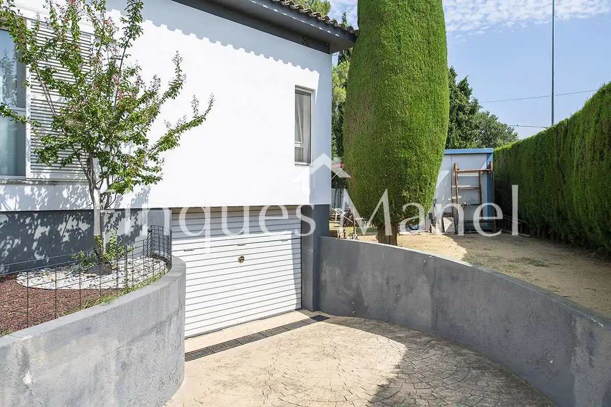 Houses for sale in Carreteta de Banyoles, Fontcoberta