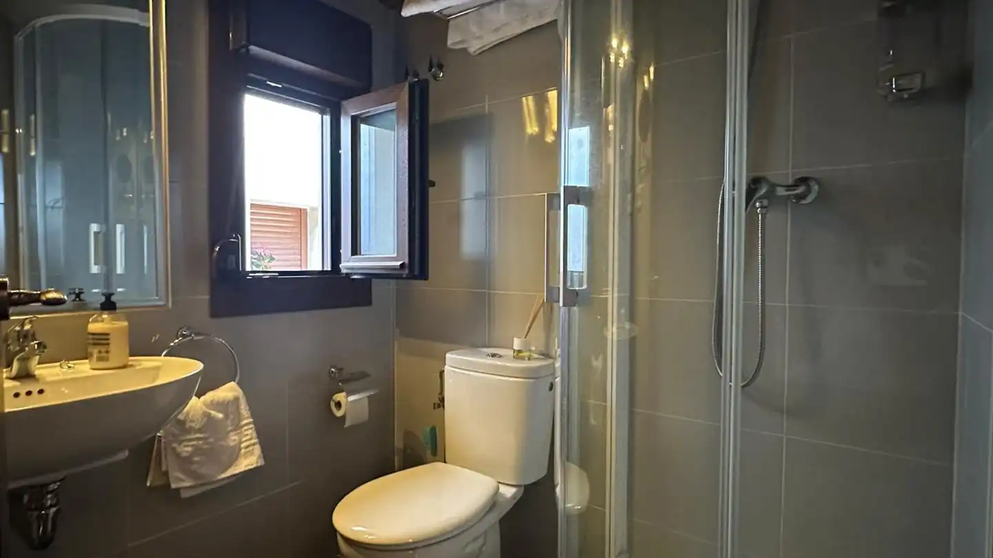 Bany de Casa o xalet en venda en Mombeltrán, Ávila
