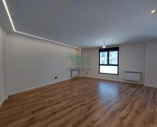 Sala d'estar de Pis en venda en Ourense Capital  amb Calefacció i Traster