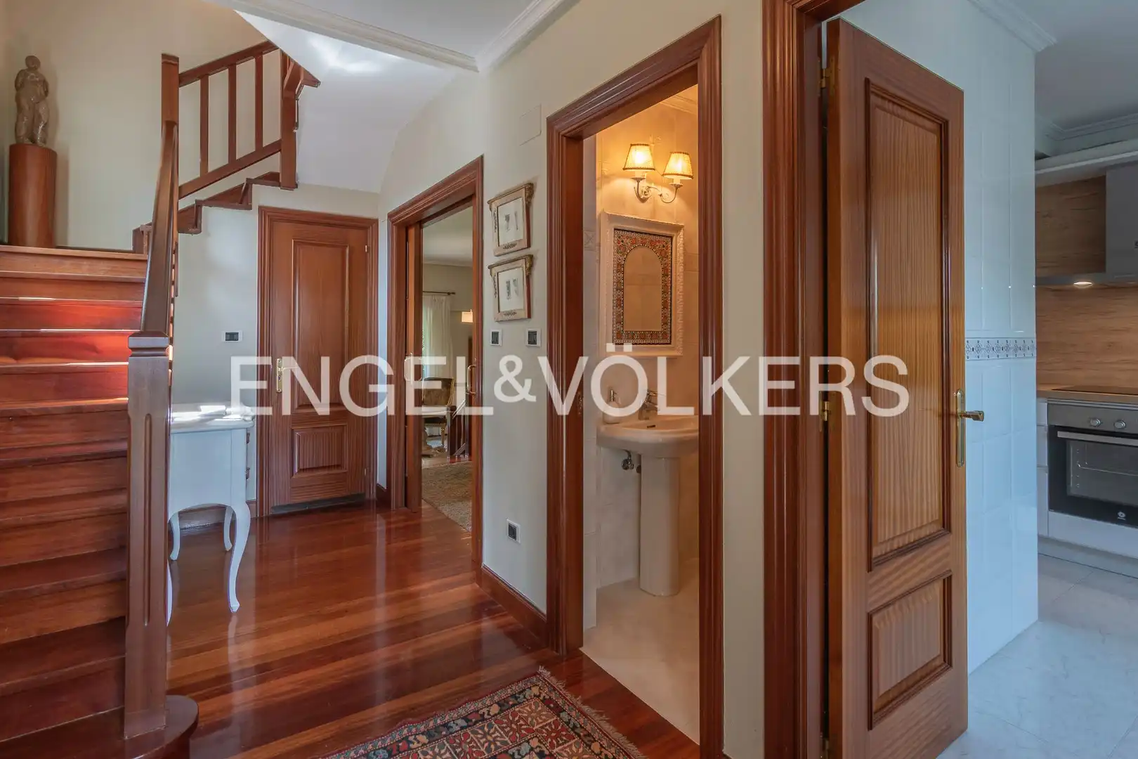 Einfamilien-Reihenhaus zum Verkauf in Gamiz-Fika mit Heizung, Privatgarten und Terrasse
