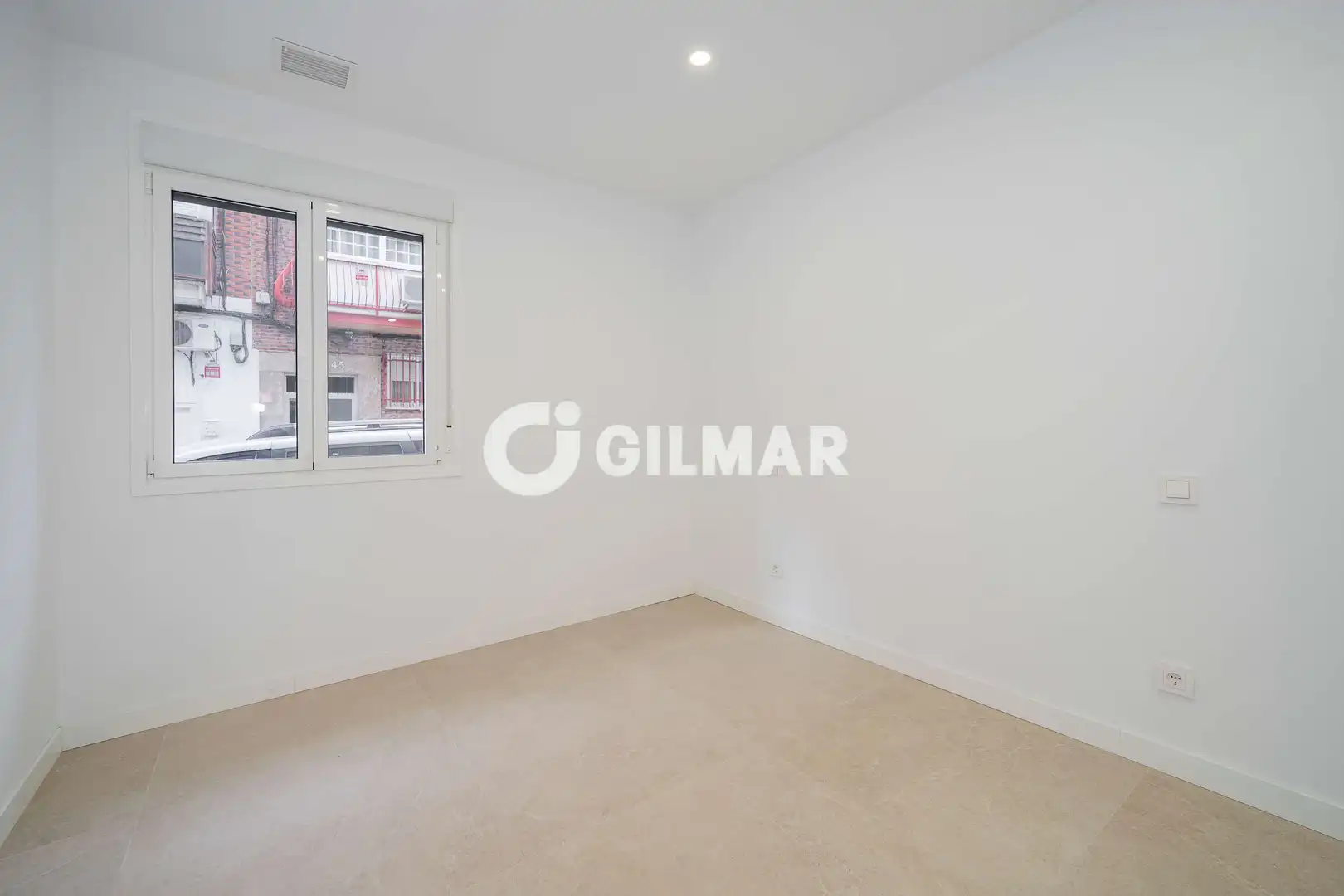 Habitación de Piso en venta en Madrid con Calefacción