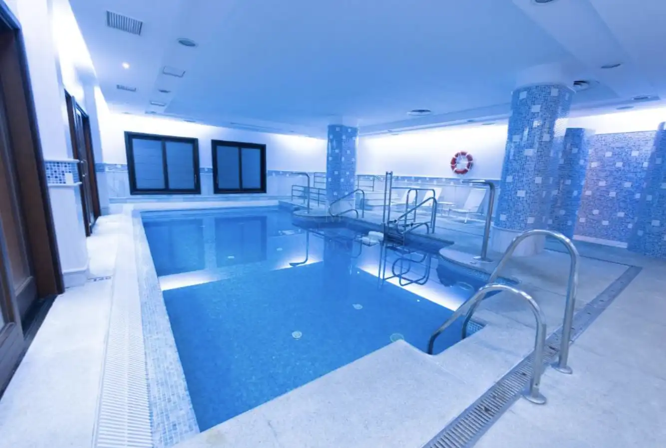 Piscina de Apartamento en venta en Estepona con Aire acondicionado, Terraza y Piscina