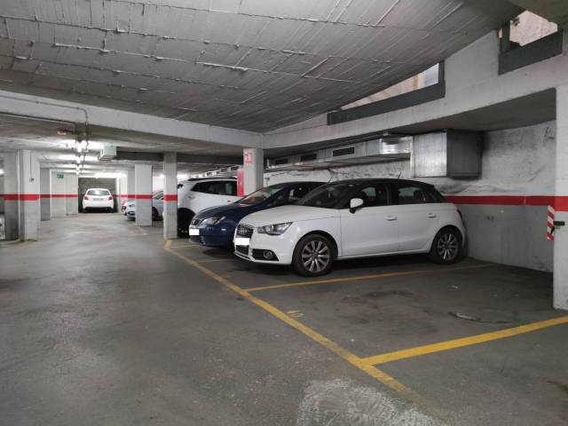 Garaje en Venta en Muralla Sant Domènech en Barri Antic