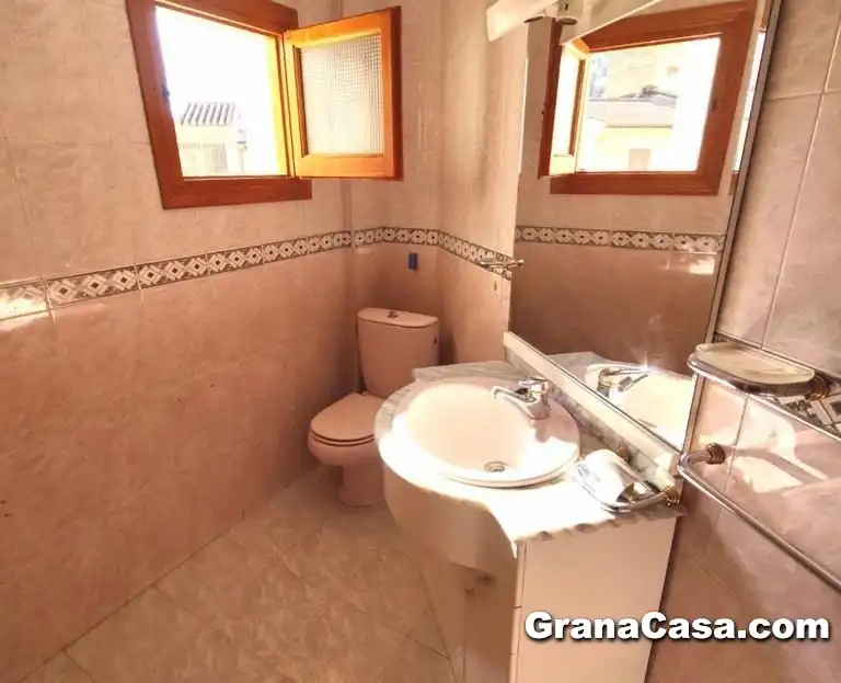 Bathroom of Detached homes for rent in Granada  with Air Conditioner, Heating and Terrace