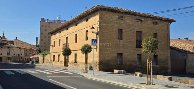 Casa-chalet en Venta en Tirgo