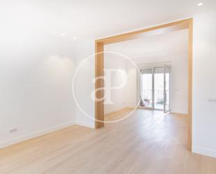 Bedroom of Flat for sale in  Madrid Capital  with Air Conditioner, Heating and Terrace