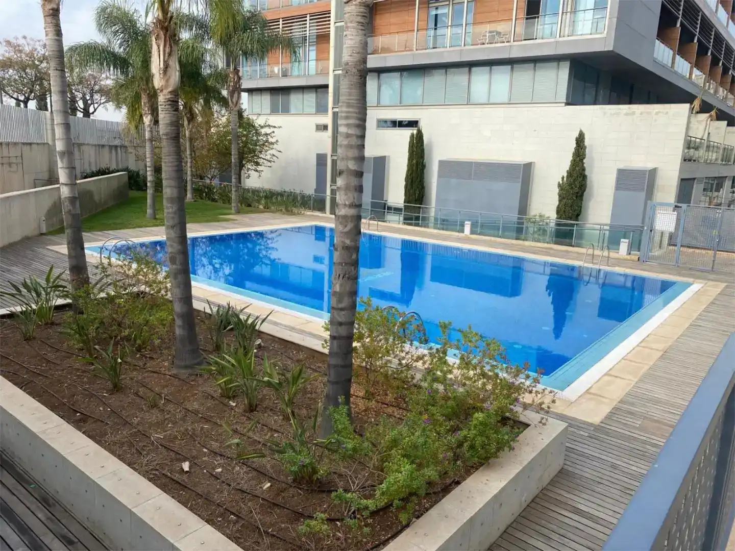 Schwimmbecken von Dachboden zur Miete in Valencia mit Klimaanlage, Parkett und Schwimmbad