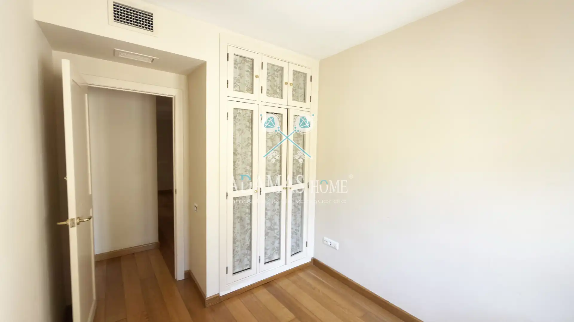 Schlafzimmer von Wohnung zum Verkauf in Sevilla mit Klimaanlage, Heizung und Abstellraum