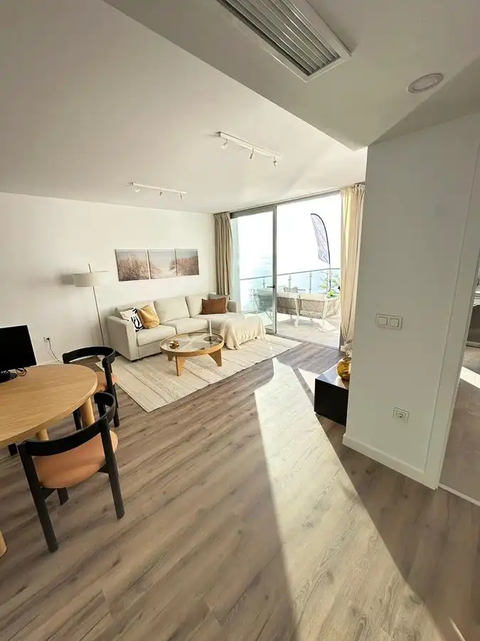 Wohnzimmer von Einfamilien-Reihenhaus zum Verkauf in Almuñécar mit Klimaanlage, Heizung und Parkett