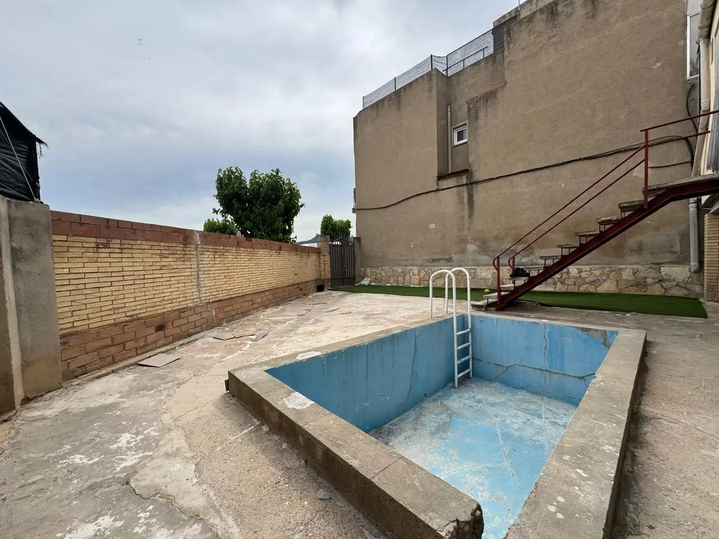 Swimming pool of Residential for sale in Santa Margarida de Montbui