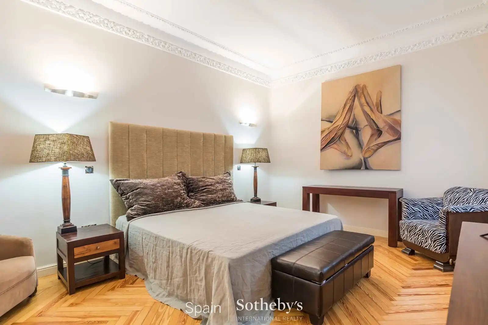 Dormitori de Apartament de lloguer en Madrid amb Aire condicionat i Calefacció