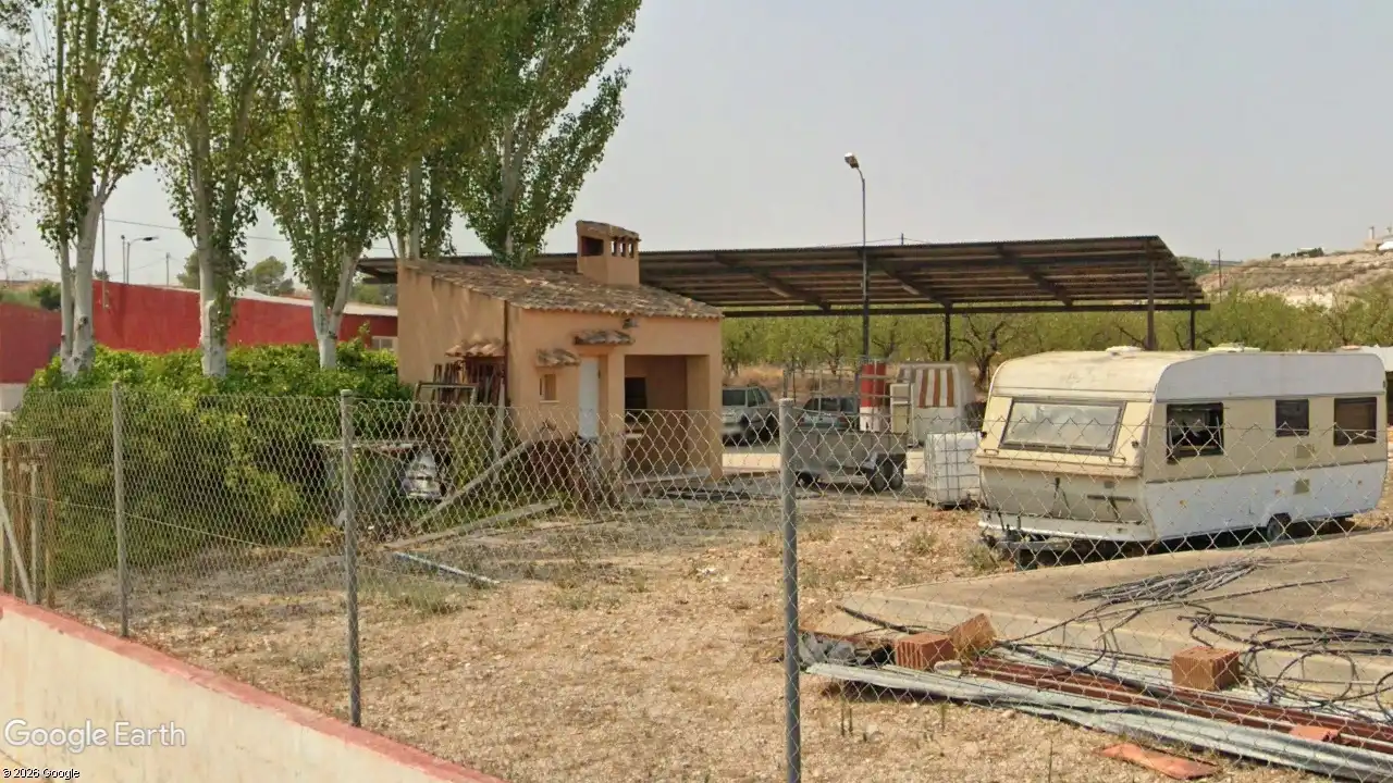 Terrain rustique à vendre à Calle Ramon y Cajal 40