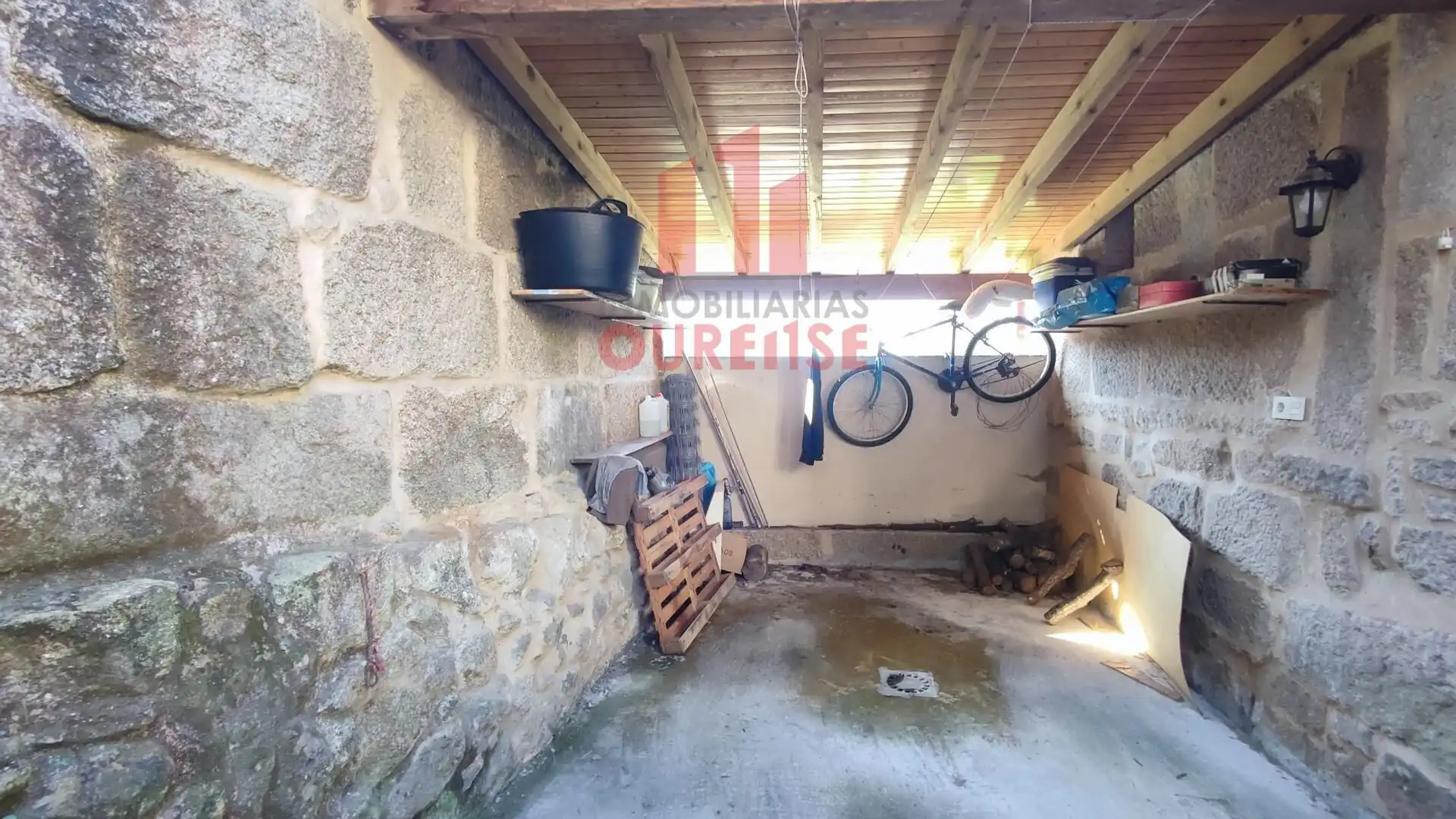 Aparcament de Casa o xalet en venda en Ourense Capital  amb Jardí privat i Traster