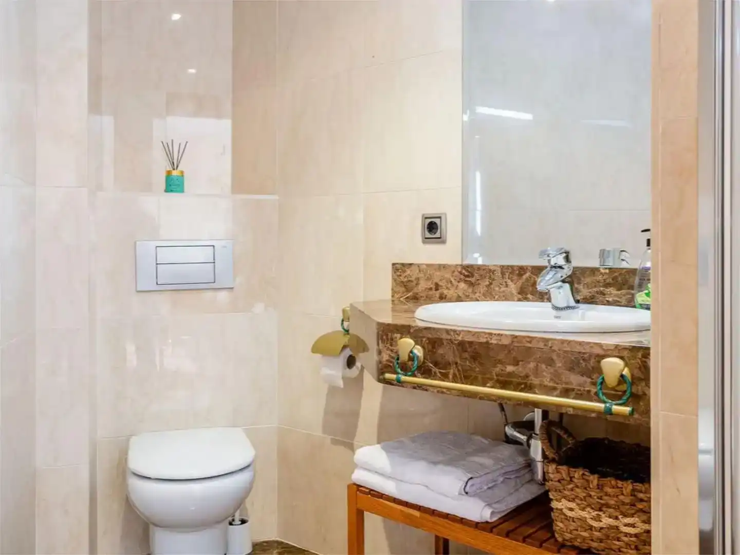 Baño de Finca rústica de alquiler en Lloret de Mar con Aire acondicionado, Jardín privado y Piscina