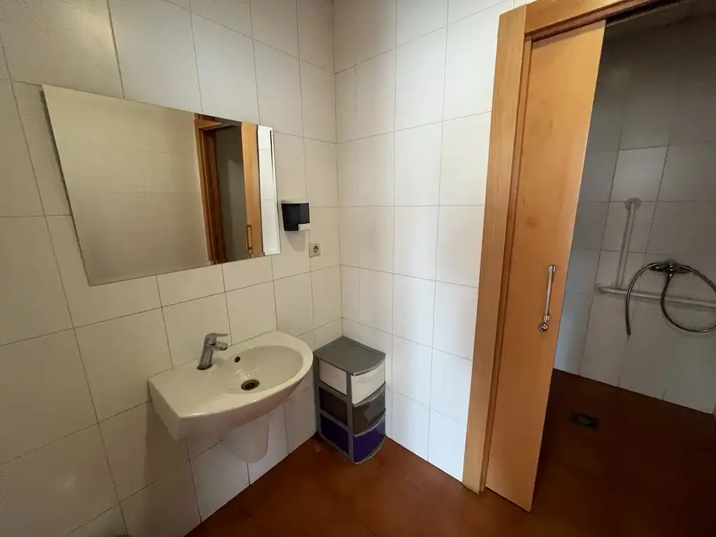 Bathroom of Industrial buildings for rent in Albacete  with Alarm