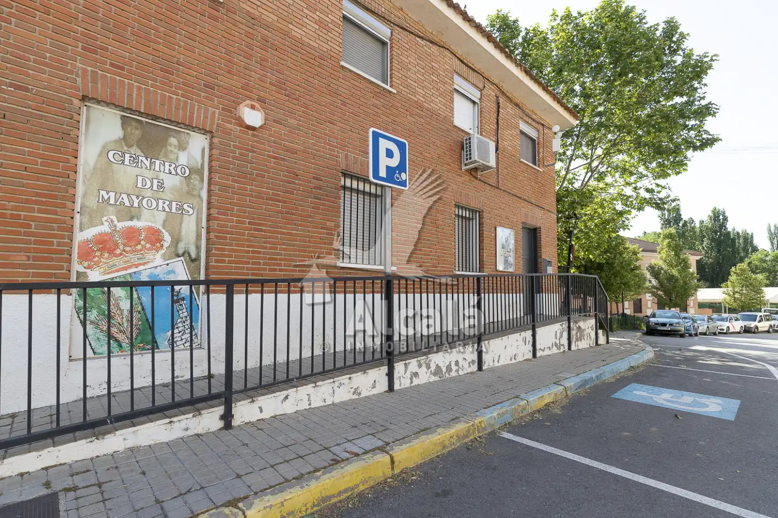 Parking de Casa adosada en venta en Valdeavero con Aire acondicionado, Calefacción y Jardín privado