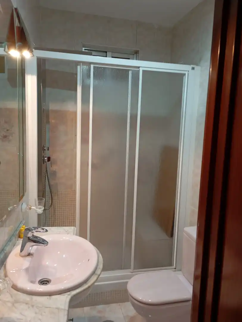 Bathroom of Flat for rent in Madrid  with Air Conditioner, Heating and Terrace