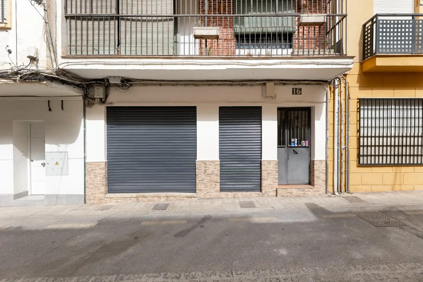 Exterior view of Commercial properties for sale in Granada