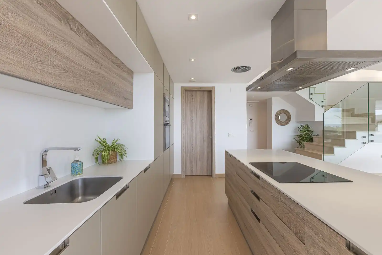 Cocina de Dúplex en venta en Benahavís con Aire acondicionado, Terraza y Trastero