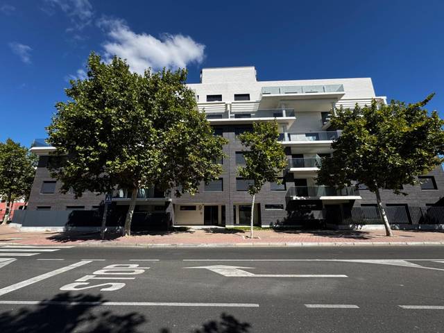 Piso en Alquiler en Calle Dulzaina en Hospital Nuevo