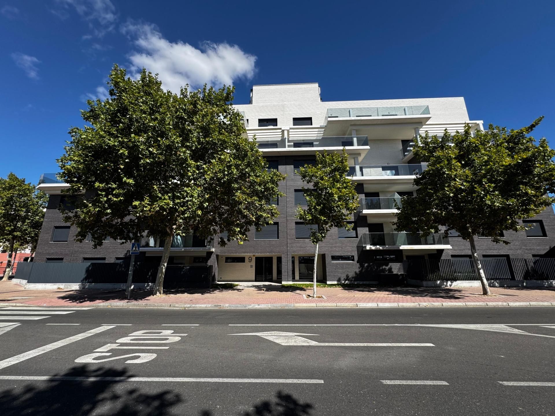 Vista exterior de Piso de alquiler en Valladolid Capital con Calefacción, Jardín privado y Terraza