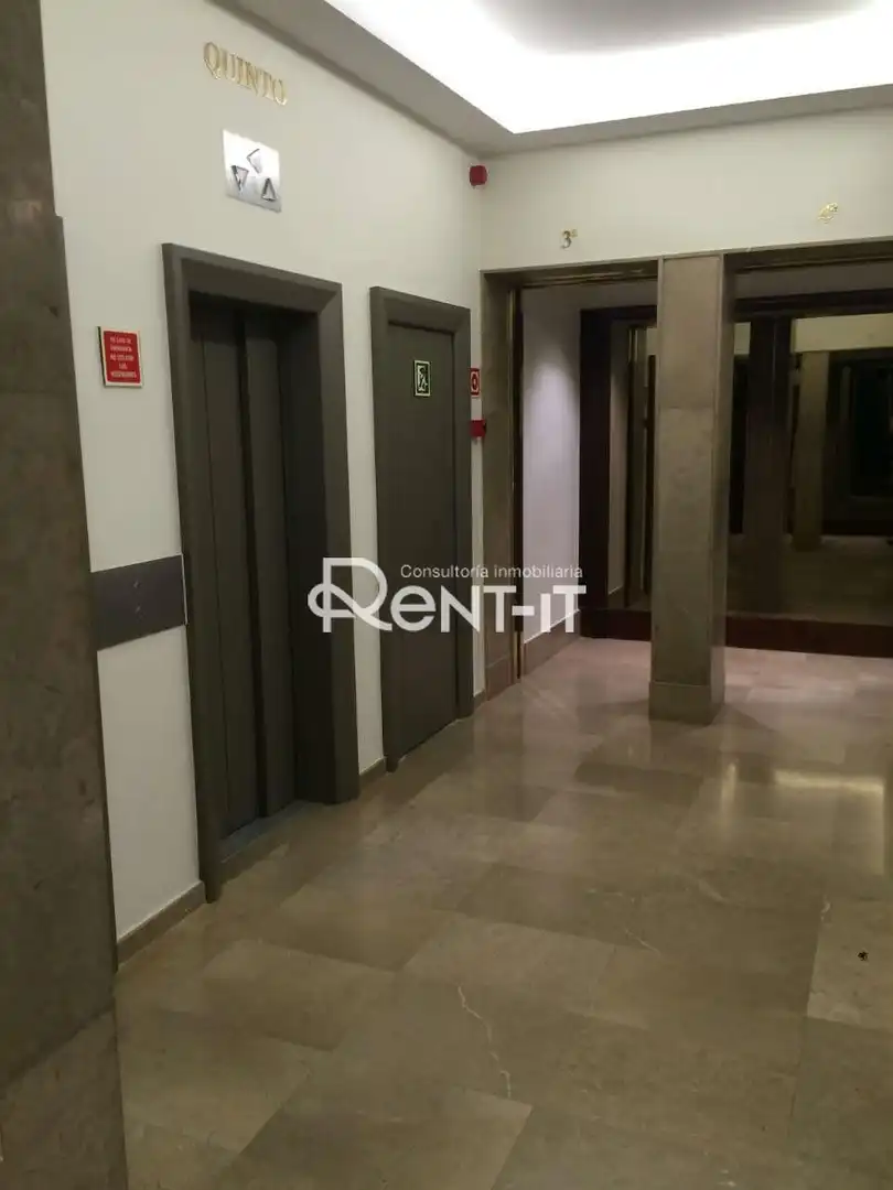 Oficina con ascensor en alquiler en Eixample, imagen 12