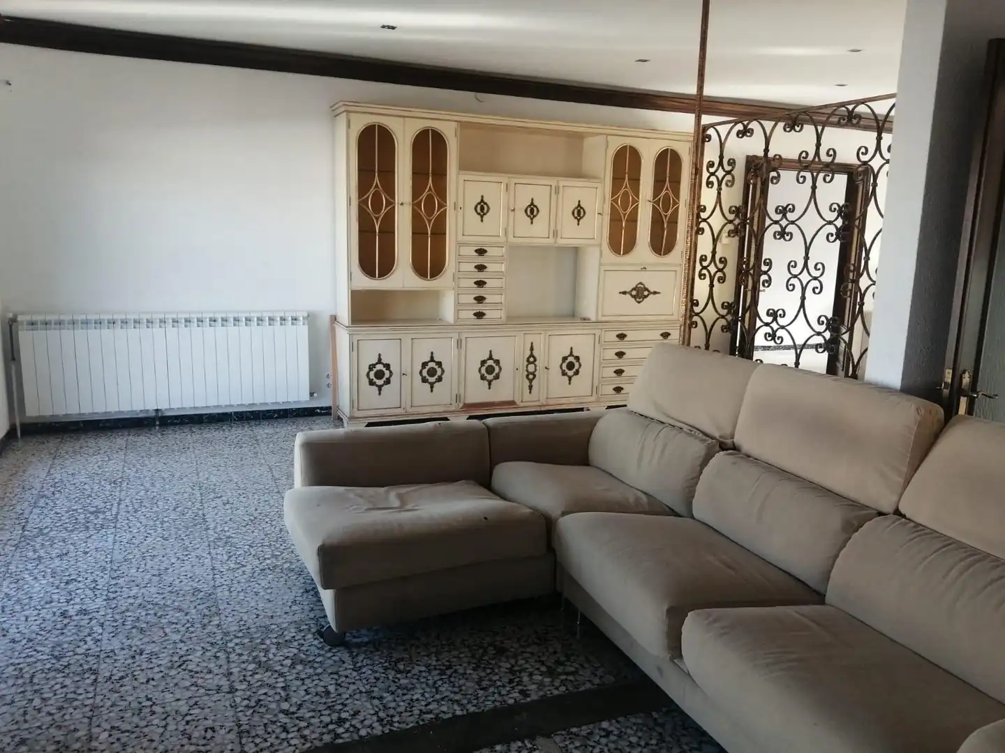 Sala d'estar de Casa o xalet en venda en Tàrrega amb Jardí privat, Terrassa i Traster