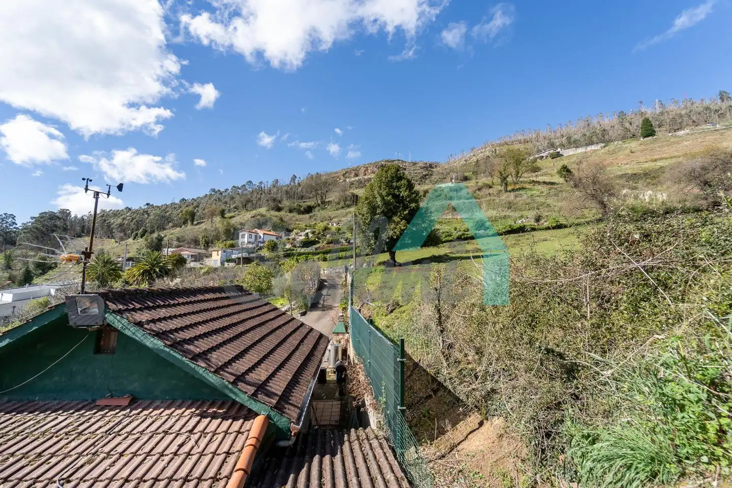 Vista exterior de Casa o xalet en venda en Oviedo  amb Jardí privat, Terrassa i Traster