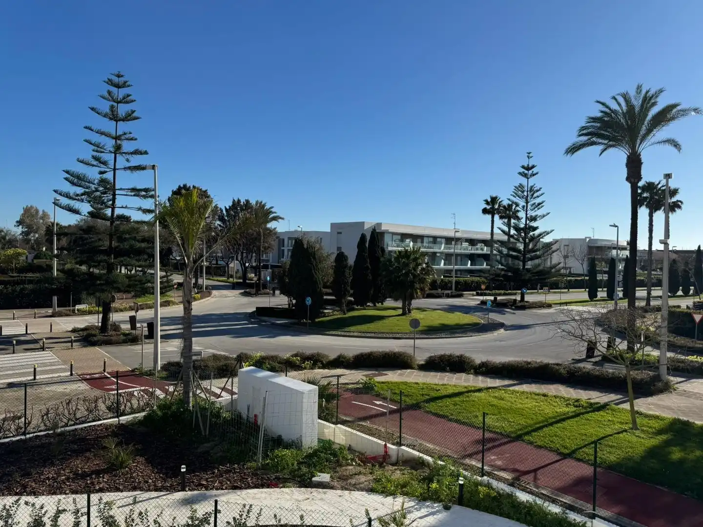 Vista exterior de Apartamento en venta en Chipiona con Terraza, Balcón y Piscina comunitaria
