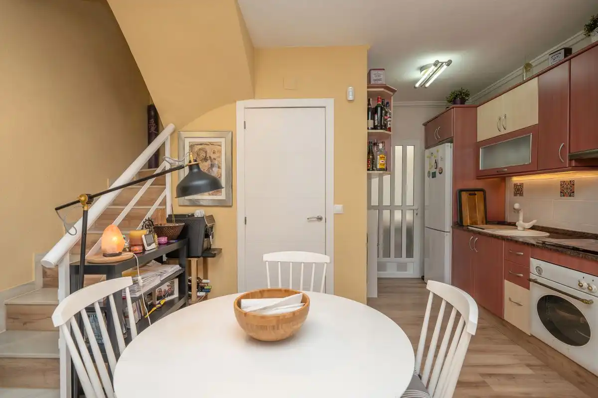 Casa pareada con terraza en venta en C. Monte de Sta. Pola, imagen 5