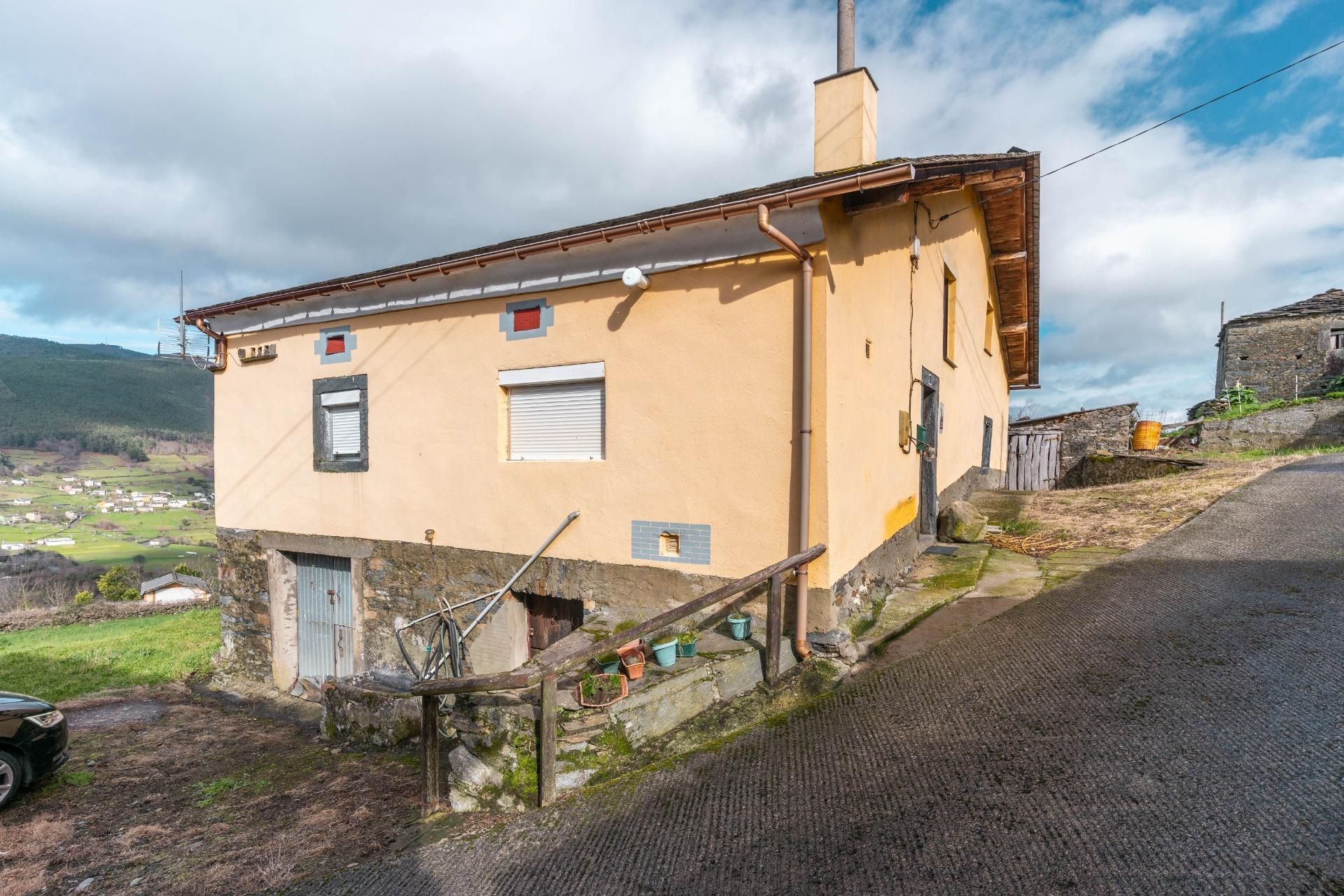 Exterior view of Houses for sale in Boal  with Private garden and Furnished