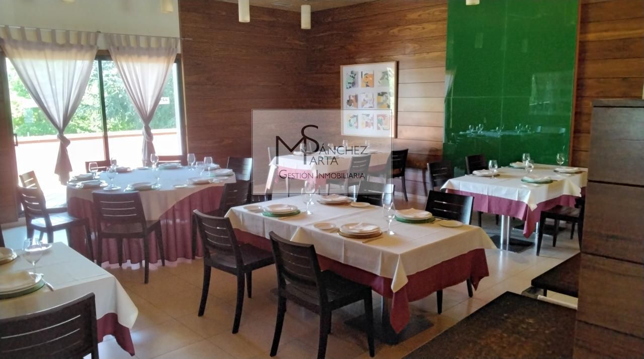 Local en venda en Vilagarcía de Arousa amb Aire condicionat, Terrassa i Moblat