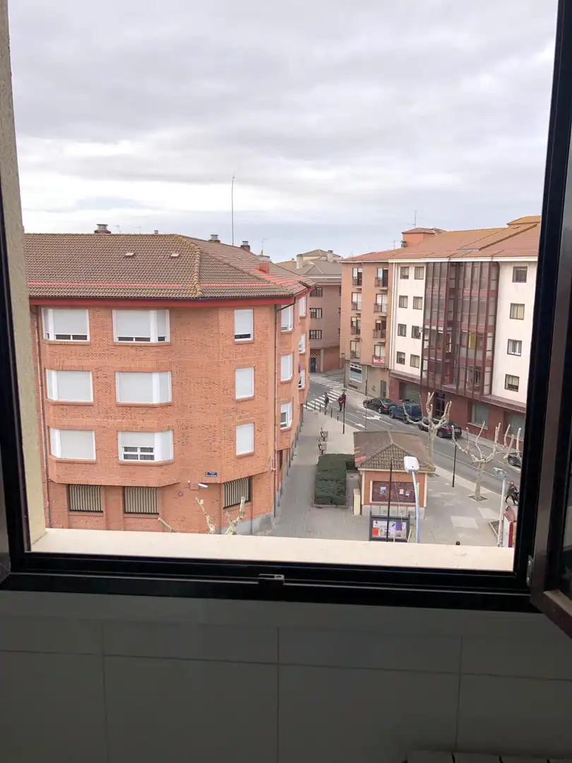Vista exterior de Dúplex en venta en Arévalo con Parquet, Amueblado y Horno