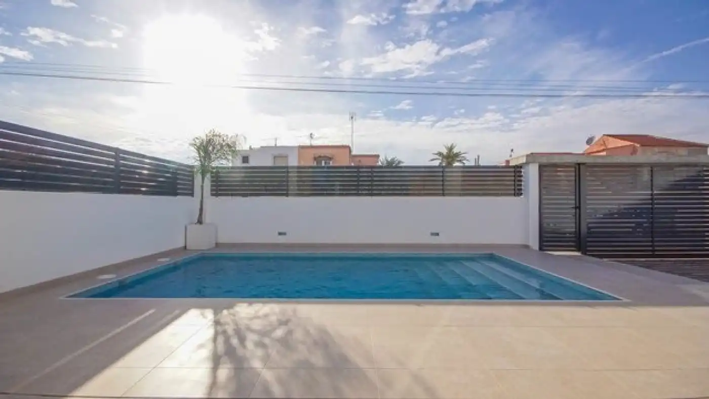 Chalet con piscina en venta en Zona Carrefour - Urbanizaciones, imagen 11