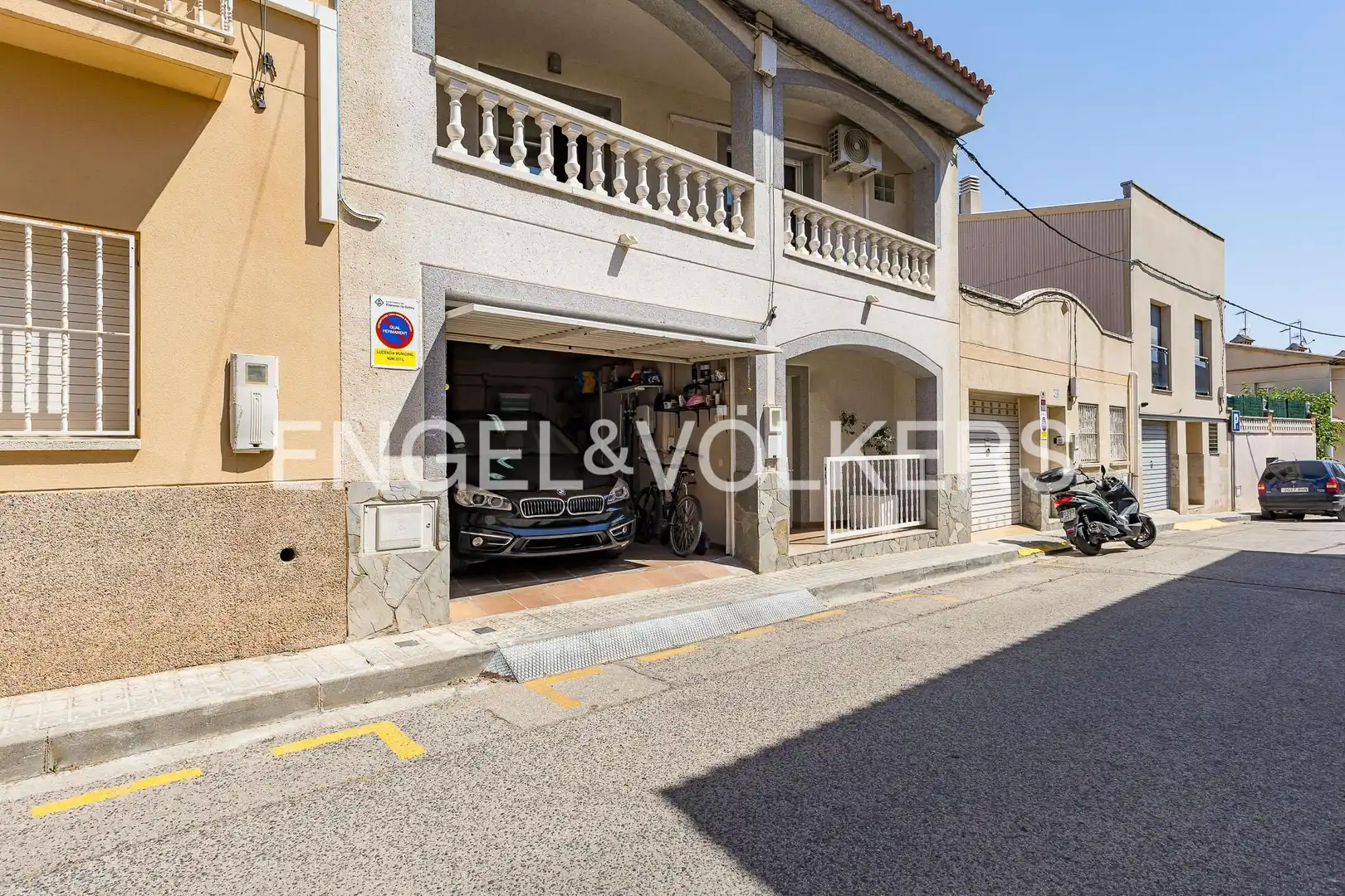 Vista exterior de Casa o chalet en venta en Vilanova i la Geltrú con Aire acondicionado, Calefacción y Terraza