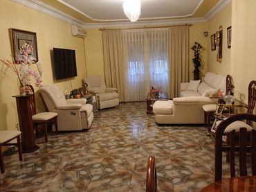 Casa rústica amb balcó en venda a Tomelloso