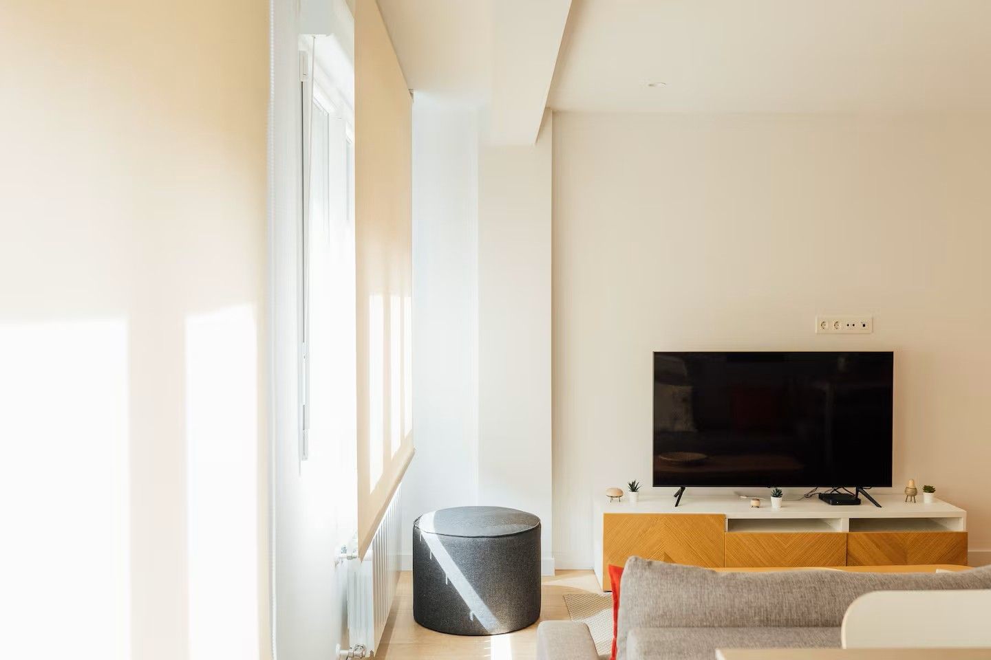 Sala d'estar de Pis de lloguer en Gijón  amb Aire condicionat, Moblat i TV